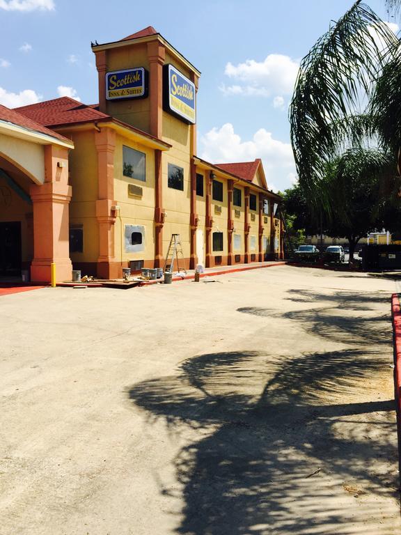 Scottish Inn & Suites Hobby Airport Хьюстон Экстерьер фото