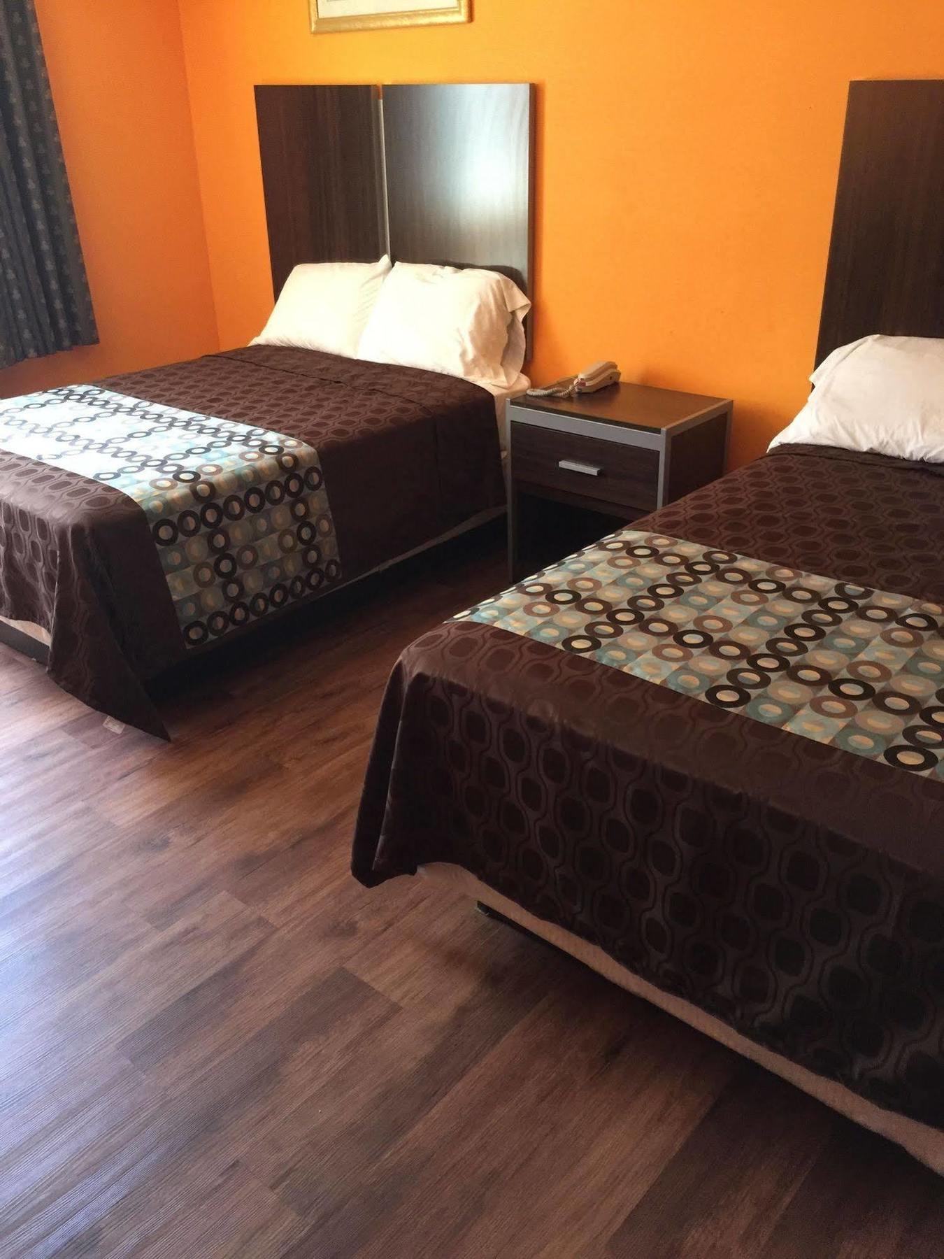 Scottish Inn & Suites Hobby Airport Хьюстон Экстерьер фото