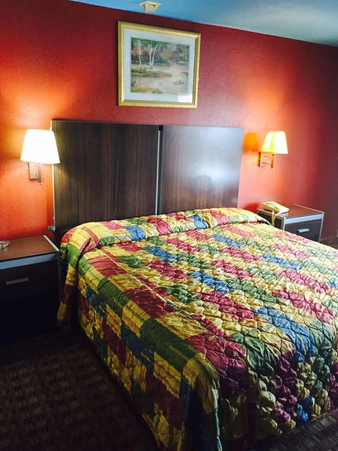 Scottish Inn & Suites Hobby Airport Хьюстон Экстерьер фото