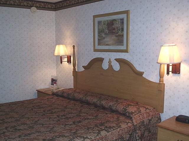 Scottish Inn & Suites Hobby Airport Хьюстон Номер фото