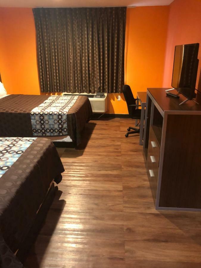 Scottish Inn & Suites Hobby Airport Хьюстон Экстерьер фото